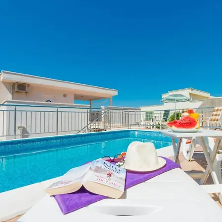 Borna Apartman
