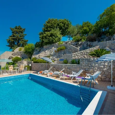 Apartman Borna *